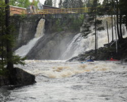 Обучающий сплав по водопадам Карелии